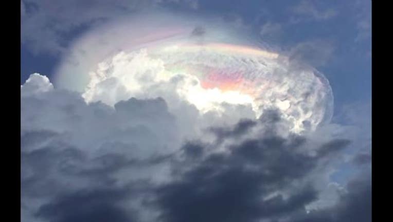 dc5b07e1-rainbow_cloud.JPG