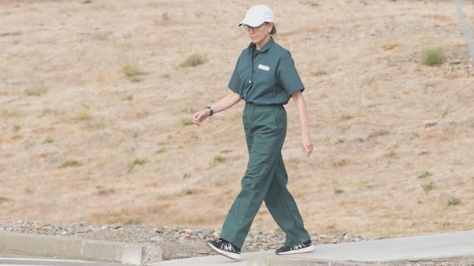 Prison-garb-TMZ.jpg