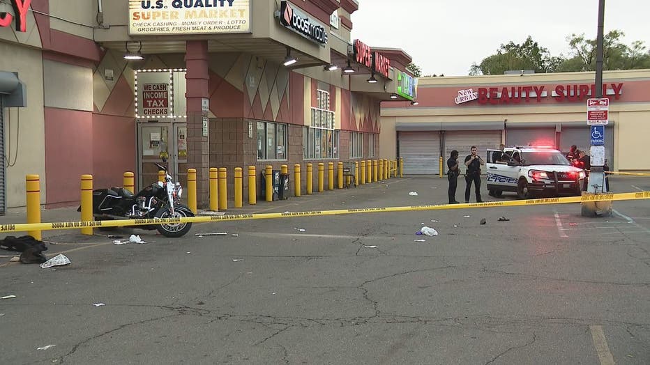 Supermarket Security Guard Shoots Two People On Detroit S West Side