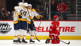 Predators score 5 in second, beat Red Wings