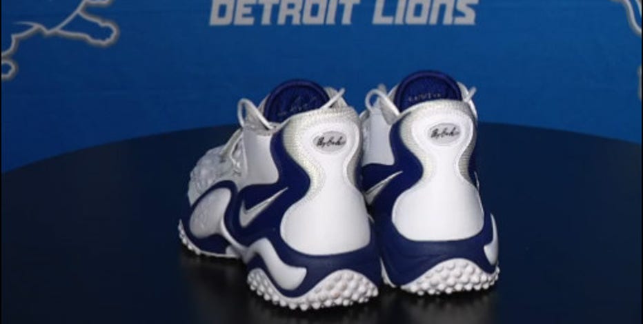 barry sanders shoes 2019