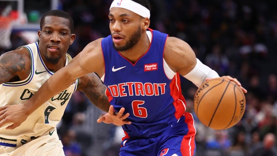 Bucks rout Pistons, 127-103