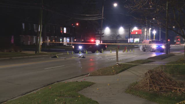 2 hurt when man drives onto sidewalk in Roseville