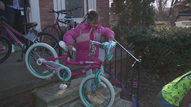 DTE donates Christmas gifts to 7 children of mom who was killed in August