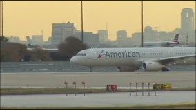 Couple kicked off flight for "body odor" suing American Airlines