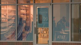 Employees tied up as man, woman rob AT&T store at gunpoint in Sterling Heights