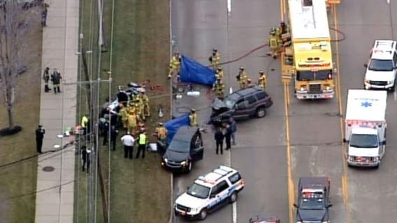 5 vehicle crash closes John R north of Big Beaver