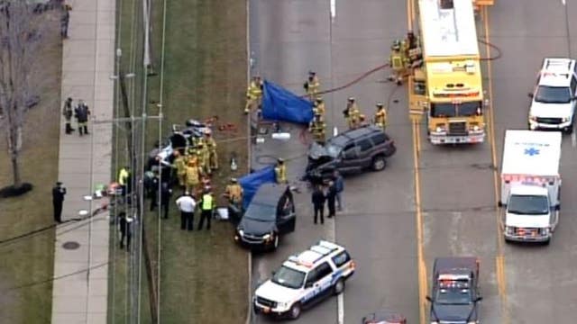 5 vehicle crash closes John R north of Big Beaver