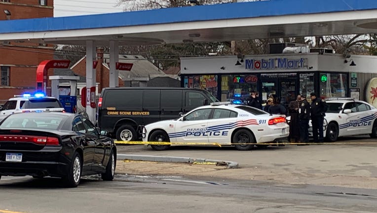 Detroit Police investigate murder at Mobil gas station