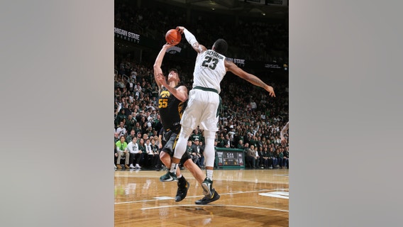 Winston-led, No. 24 Michigan State beats No. 18 Iowa 78-70