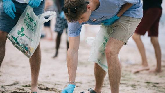 Michigan teen turns plastic thrown in the Great Lakes into clothing