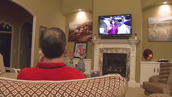 How much is your TV-snacking habit affecting your weight?