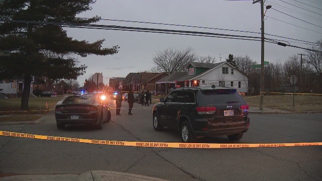 Detroit police shoot suspect after gunfight following traffic stop