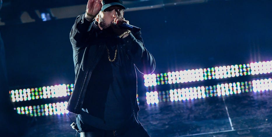 Eminem surprises everyone with Oscars performance of 'Lose ...