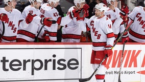 Hurricanes score 3 in 3rd period, beat Red Wings 5-2