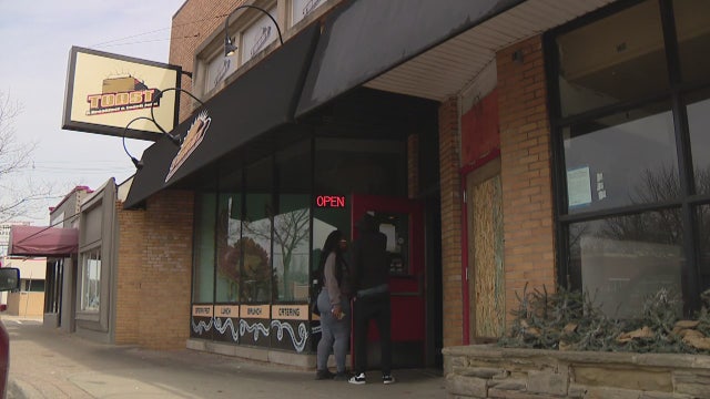 Tough times for bars & restaurants after Whitmer orders them closed for coronavirus