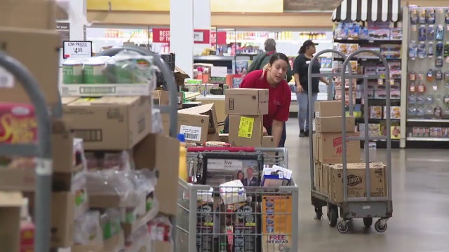 Grocery store employees cope with COVID-19