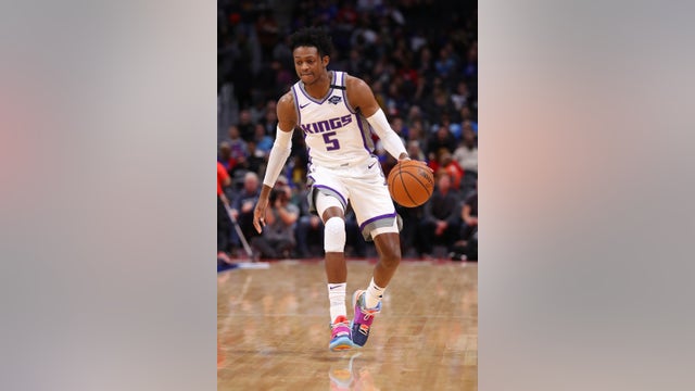 Kings come back from 17 down to beat Pistons 106-100