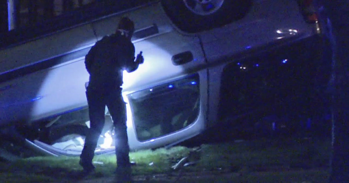 2 teens dead, 3 injured in rollover crash on Detroit's west side | FOX ...