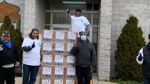 Muslim community enters Ramadan with social distancing but same commitment to charity