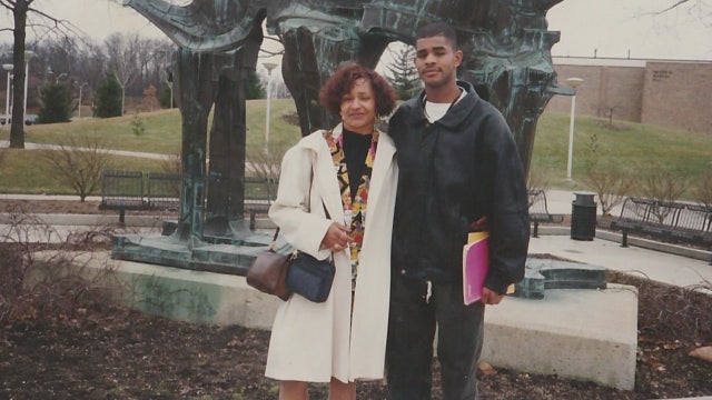 Detroit tour guide recovering from weeks-long battle with COVID-19 now also mourning loss of mother