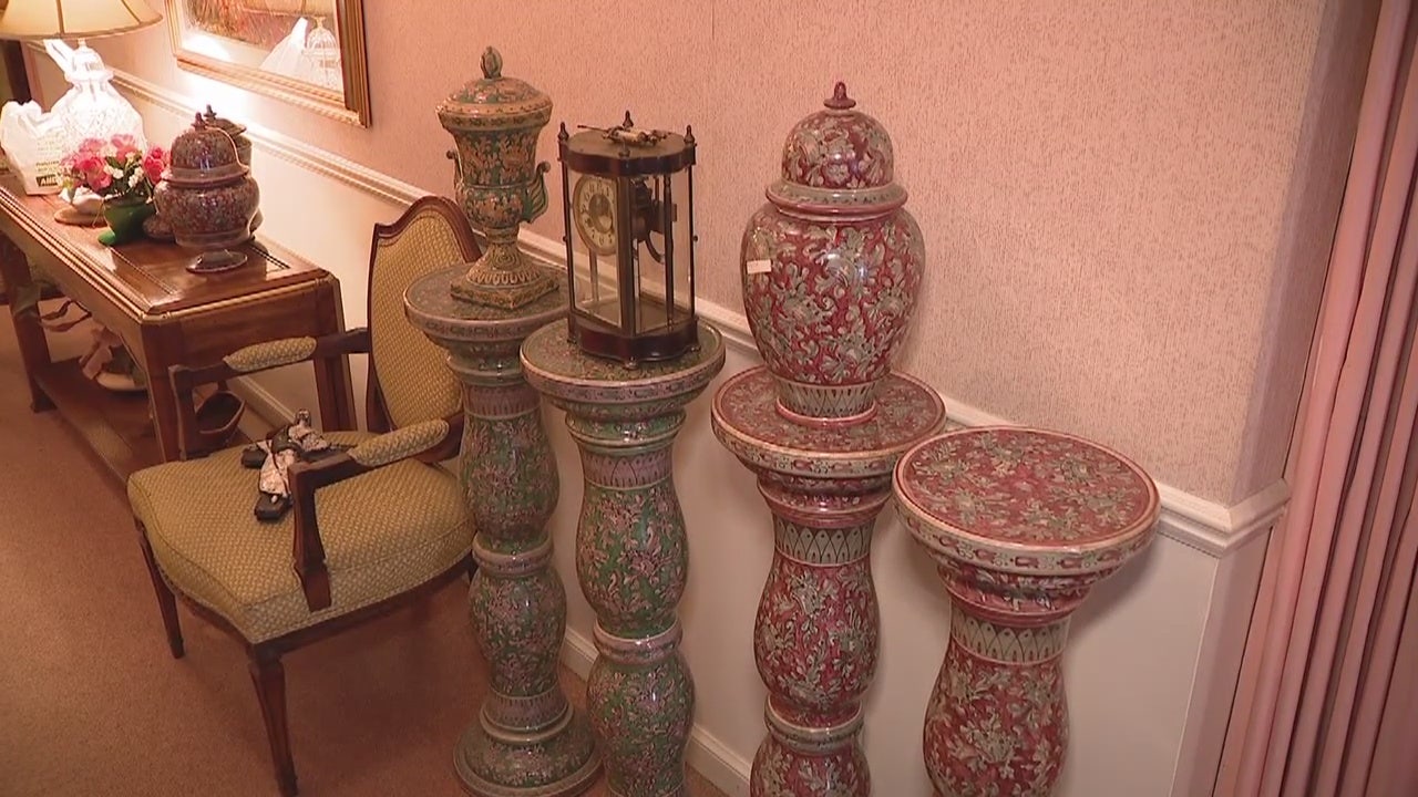 Hamtramck funeral home selling furniture after closing down