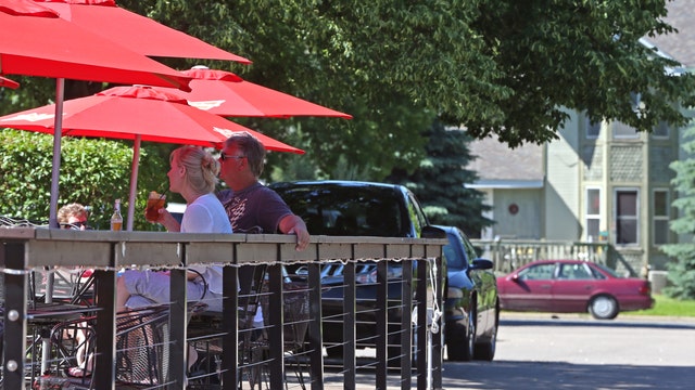 Detroit restaurants should look to outside seating ahead of reopening, Mayor Duggan says