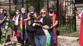 Detroit religious leaders read scripture at demonstration in response to Trump's bible photo