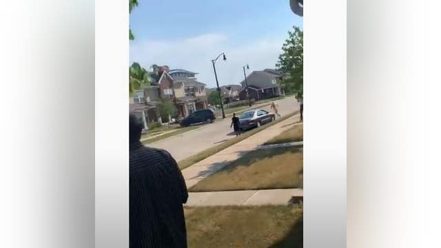 Driver hits 3 people, other vehicles at 4th and Peterboro in Detroit