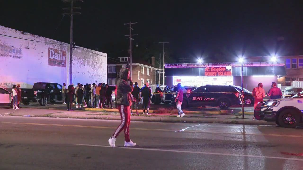 Quadruple shooting at Eagles Coney Island in Detroit leaves three dead