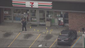 Off-duty police officer shoots armed robbery suspect at Dearborn Heights 7-Eleven