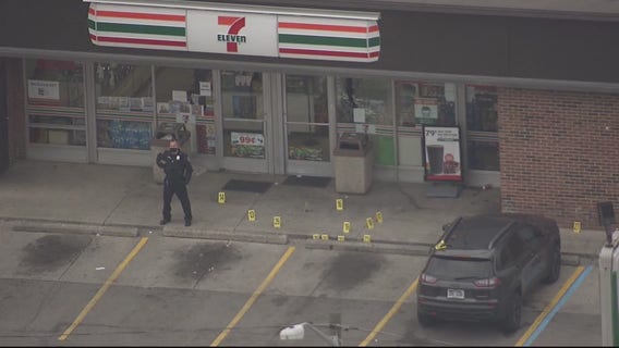 Off-duty police officer shoots armed robbery suspect at Dearborn Heights 7-Eleven