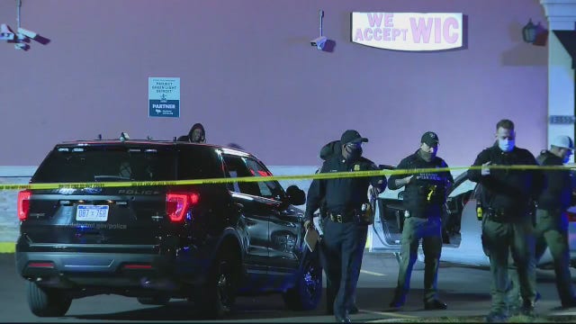 Robbery suspect shot by police after he pointed gun at them on Detroit's west side