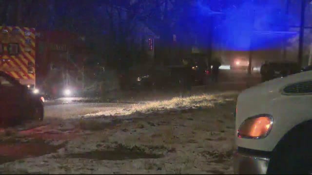 Suspect in custody after ex's new boyfriend shot, police standoff