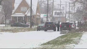 Barricaded police situation ends peacefully with 4 arrests on east side