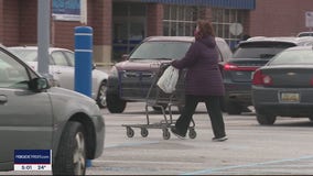 Metro Detroiters hit the stores for last minute holiday shopping