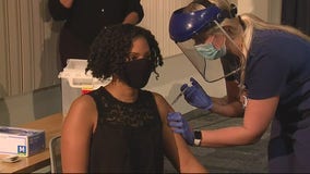 Detroit officials begin taking COVID-19 vaccine, although it won't be mandatory