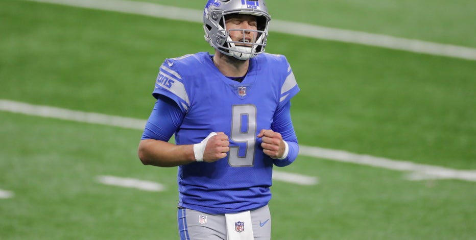 Quarterback Krik Cousins tosses 3 touchdown passes as Minnesota Vikings  edge out Detroit Lions, 37-35