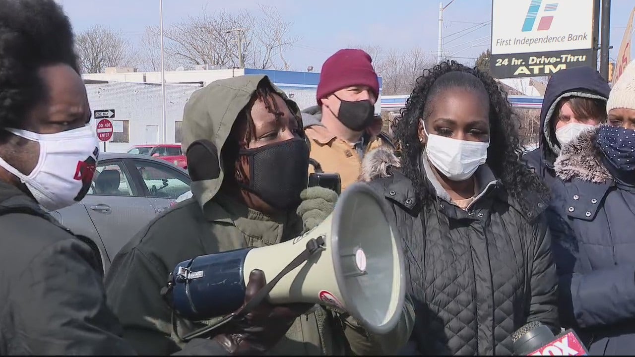 Detroit police reviewing eviction policy after assisting landlord who