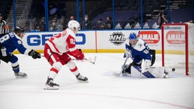 Lightning stay unbeaten at home with 3-1 win over Red Wings