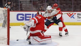 Patric Hornqvist scores twice, Panthers rout Red Wings 7-2