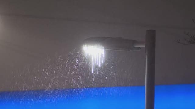 Metro Detroit weather: Cold start to the day with chance for light snow later