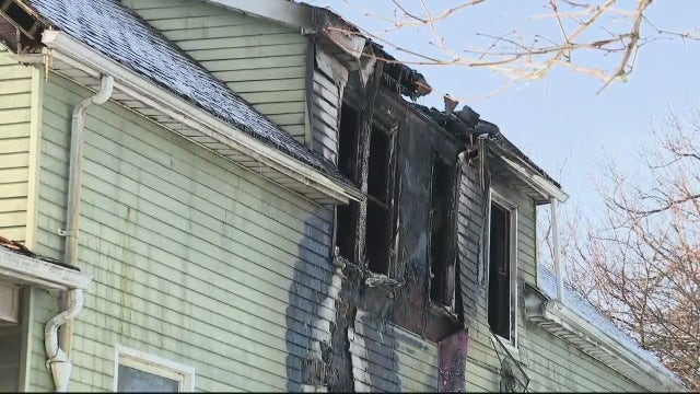 1 dead, 4 injured after Detroit home catches fire Friday morning
