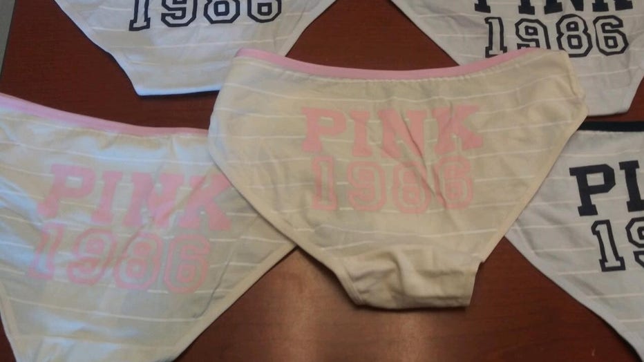 I'll be in Toronto today, in case anyone wants to buy these pink-and-white  striped panties! 💁🏼‍♀️ : u/Bizoubizou925