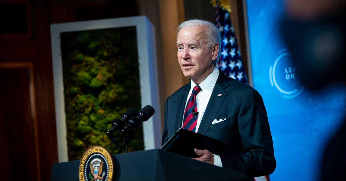 Biden signs executive order raising federal contract workers’ minimum ...