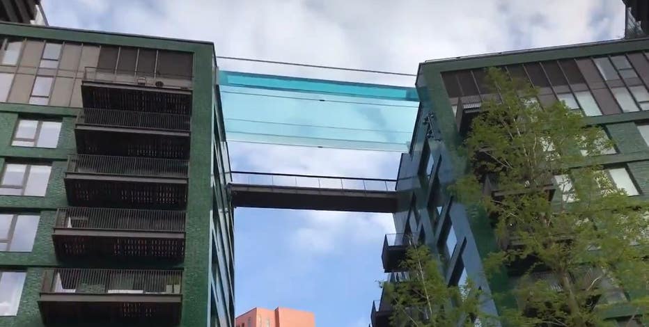 photo Rooftop Glass Swimming Pool London fox 2 detroit