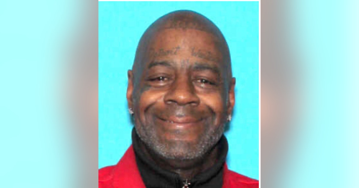 Detroit seek man accused of stabbing 2 in Greektown | FOX 2 Detroit