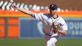 Turnbull, Schoop lead the Tigers to 6-1 win over Yankees