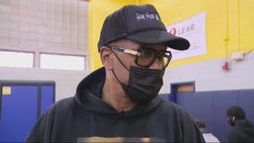 Detroit native Jalen Rose hosts mobile vaccination clinic at his school