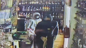 Allen Park police seek pair who stole $1,500 worth of vape products from convenience store